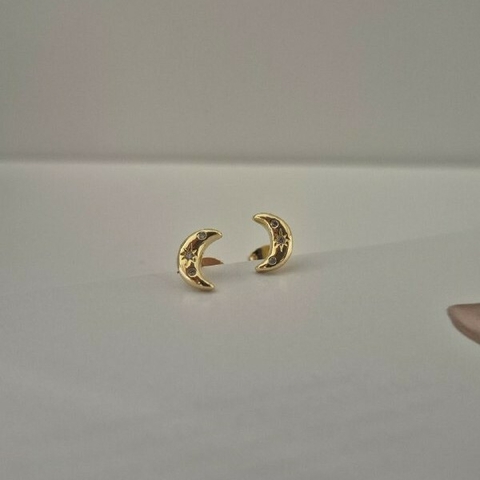 Brinco Lua com zircônias banhado ouro