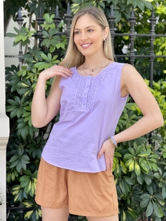 art. 7190 Musculosa con broderie - tienda online