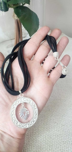 CONJUNTO CUERO + PLATA DIJE MONSTERA - comprar online