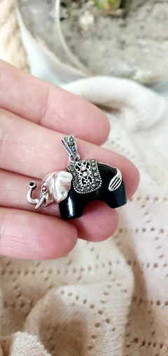Dije elefante negro