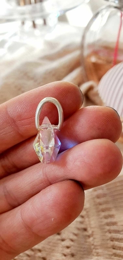 dije triángulo cristal