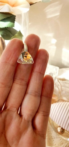 dije triángulo cristal en internet