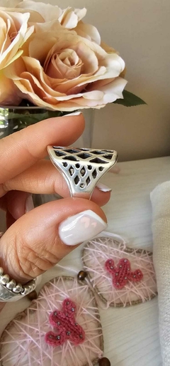 ANILLO ENREJADO en internet