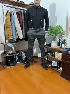 Pantalón de satén corte chino en internet