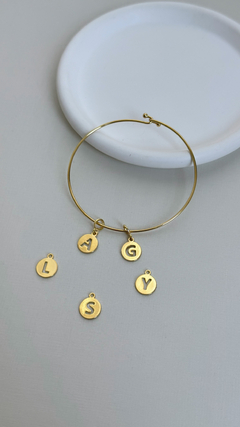 Bracelete Aro Medalha Letra