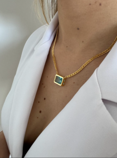Colar Elos Grumet Pedra Verde - comprar online