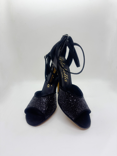 Modelo Anastasia con brillo