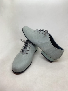 Modelo Dash Gamuza Gris