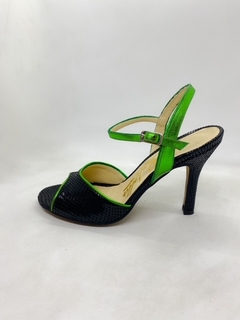 Modelo Anastasia con Verde