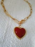 Choker em Corrente Dourada com Pingente de Coração Marrom.