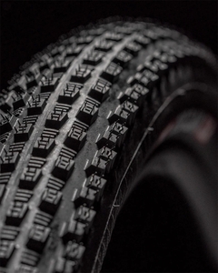 Cubierta irc geo claw TLR 29x2.4 120 tpi