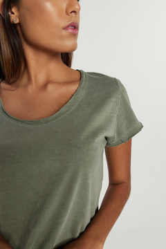 BABY LOOK BASICS VERDE MILITAR