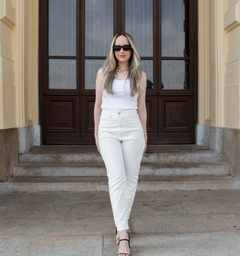 CALÇA MOM FIT JEANS OFF WHITE - comprar online