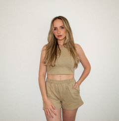 SHORT ESSENTIAL BEGE