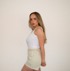 SHORT ESSENTIAL AREIA