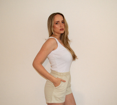 SHORT ESSENTIAL AREIA na internet