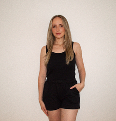 SHORT ESSENTIAL PRETO