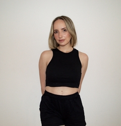 CROPPED ESSENTIAL PRETO