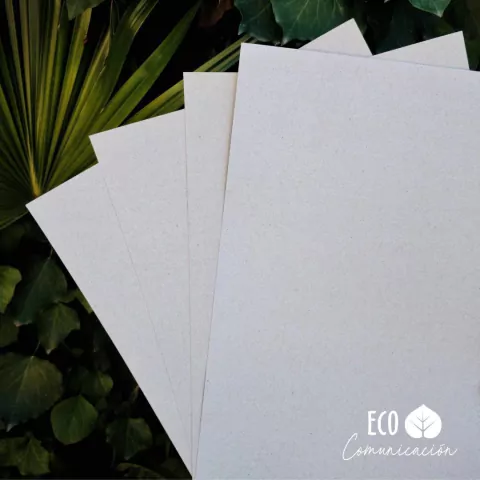 Pliegos de Cartulina Reciclada de 300 grs
