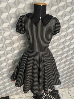 Vestido Wandinha na internet