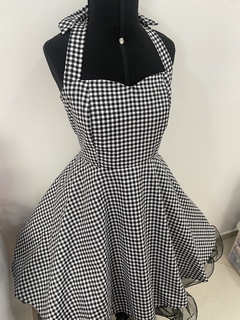 Vestido Frente Única Xadrez Preto na internet