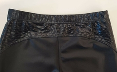 CALZA CORTA DEPORTIVA LYCRA NEGRA CON DETALLE LYCRA IMPORTADA - tienda online