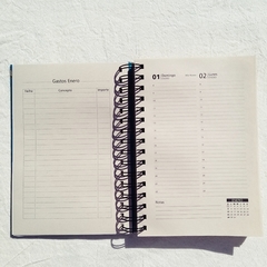 Agenda 2 días por páginas/ Tapa Dura Ring Wire/ MODELO 236/ MoMA BLACK ⬛⬜ - 1920®objetos de diseño 