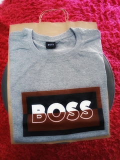 Camiseta BOSS Premium Griff – Cinza | Estilo Único - comprar online