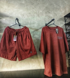 Conjunto Camiseta Over Size, Bermuda de Malha Street, Estampa contemporânea. na internet