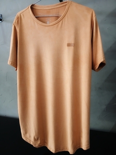 Camiseta de Veludo Local Division Exclusividade e Elegância