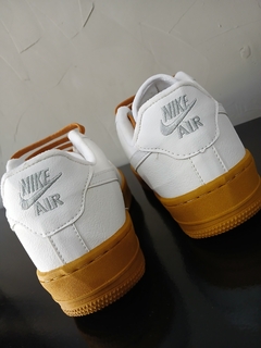 Tenis Nike Air Force Branco Clean Solado Beje TOP - Camisetas Party