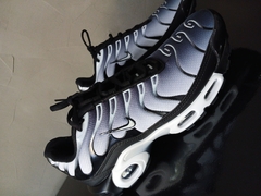 Tênis NIKE TN Linha Super Premium Tecnologia e Estilo na internet
