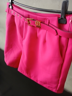 Bermuda Alfaiataria Pink Com Detalhes no cinto