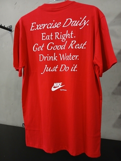 Camiseta Vermelha Estampa Cor Branca Neutra Nike Linda - comprar online
