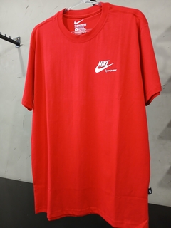 Camiseta Vermelha Estampa Cor Branca Neutra Nike Linda