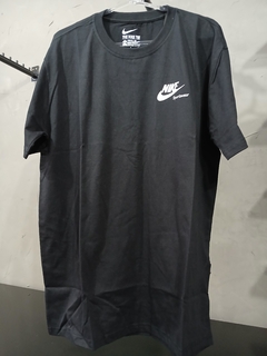 Camiseta Nike Preta Estampa Cor Branca Neutra Nike Linda - comprar online