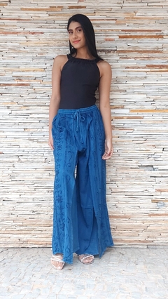 Calça pantalona Bordada na internet
