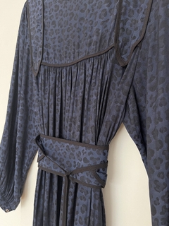 Vestido de genero satinado animal print con faja en la cintura - SILDIMARIO