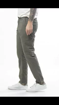 H Pantalón clásico corte chino