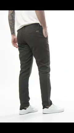 Imagen de H Pantalón clásico corte chino