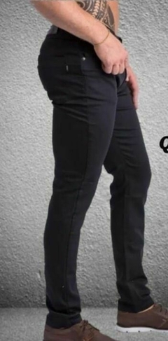 H Jean semi chupin NEGRO CLASICO NICO -MINORISTA - comprar online