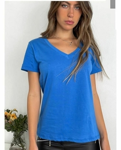 Remera cuello v -MINORISTA - comprar online