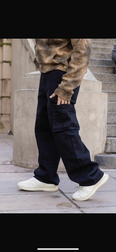 Pantalon de jean negro cargo BAGGY - en internet