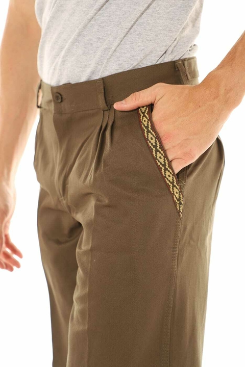 BOMBACHA DE HOMBRE CON GUARDA PAMPA EN SUS BOLSILLOS SURE - comprar online