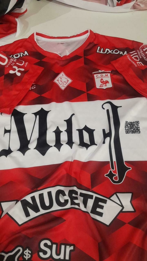 Camiseta MORON ROJA X CURVA - comprar online