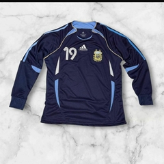 Camiseta de futbol RETRO ARGENTINA MESSI manga LARGA - comprar online