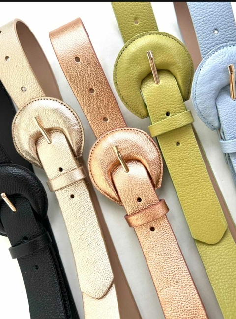 CINTO MEIA LUA JADE COM FIVELA ENCAPADA ARRENDODADA