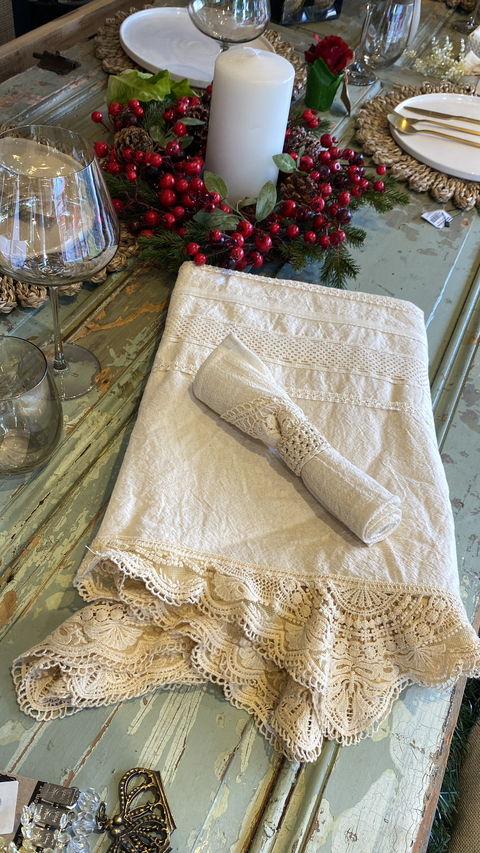 Mantel de tussor c/puntilla importada CRUDO