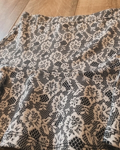 Pollera B/W Roses - tienda online