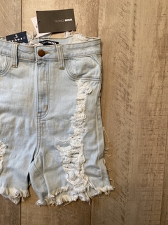 Bermuda Short Distressed